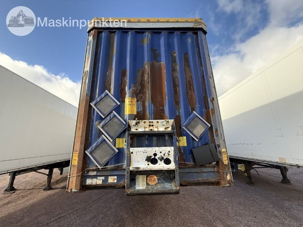 Krone SD Profi-liner - Ponyvás pótkocsi: 2 kép. Krone SD Profi-liner - Ponyvás pótkocsi: 2 kép.