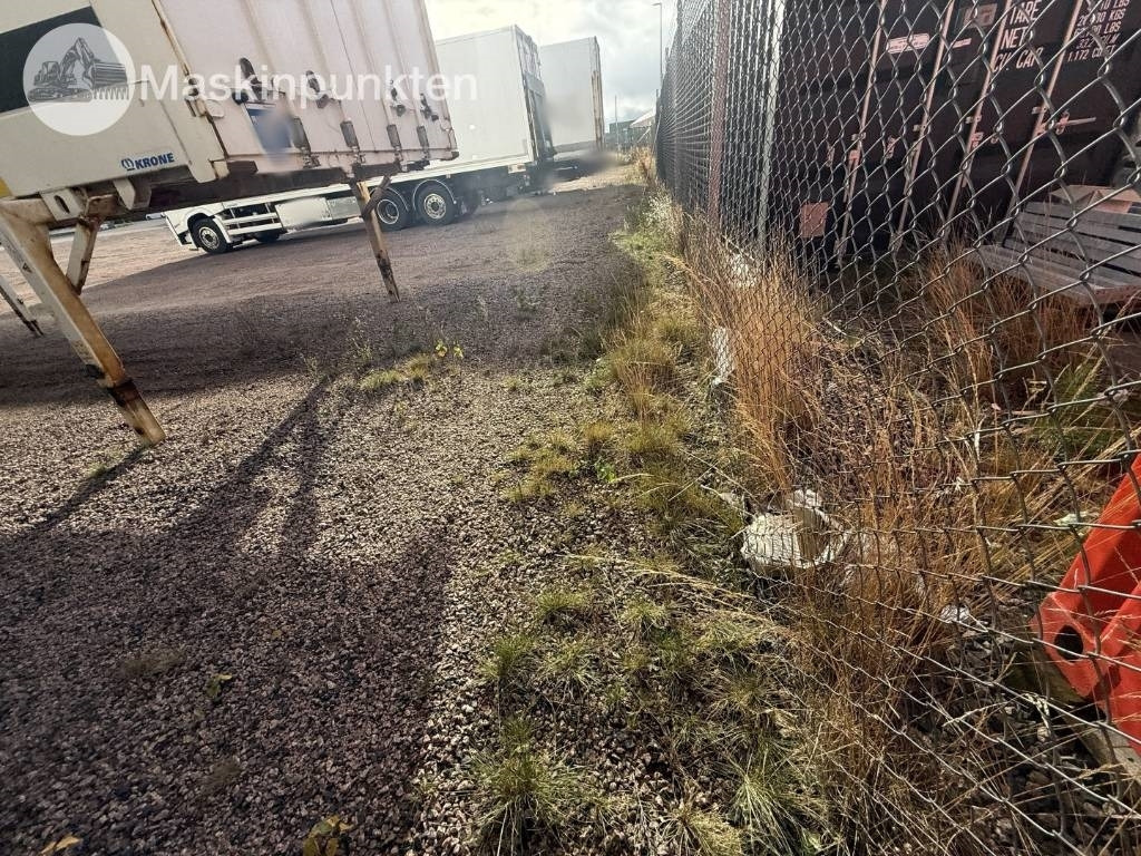 Krone SD Trailer - Pótkocsi dobozos: 5 kép. Krone SD Trailer - Pótkocsi dobozos: 5 kép.