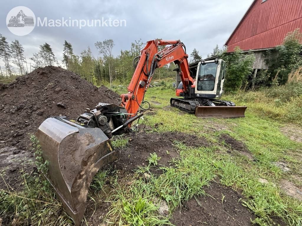 Kubota KX 080-3 A - Minikotró: 1 kép. Kubota KX 080-3 A - Minikotró: 1 kép.
