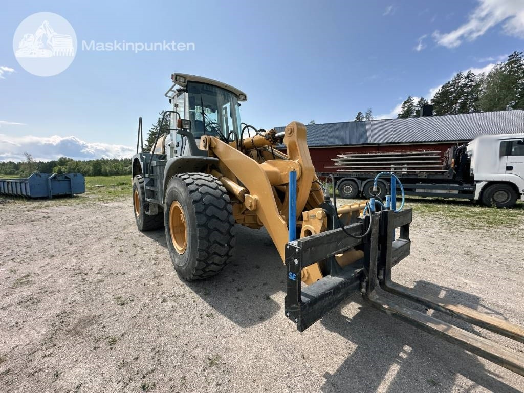 Liebherr L 544 - Gumikerekes homlokrakodó: 4 kép. Liebherr L 544 - Gumikerekes homlokrakodó: 4 kép.