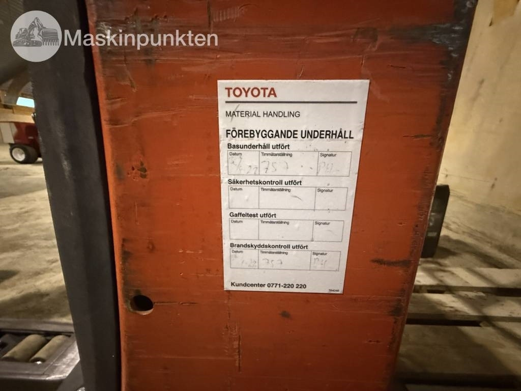 Linde T 16 - Elektromos targonca: 5 kép. Linde T 16 - Elektromos targonca: 5 kép.