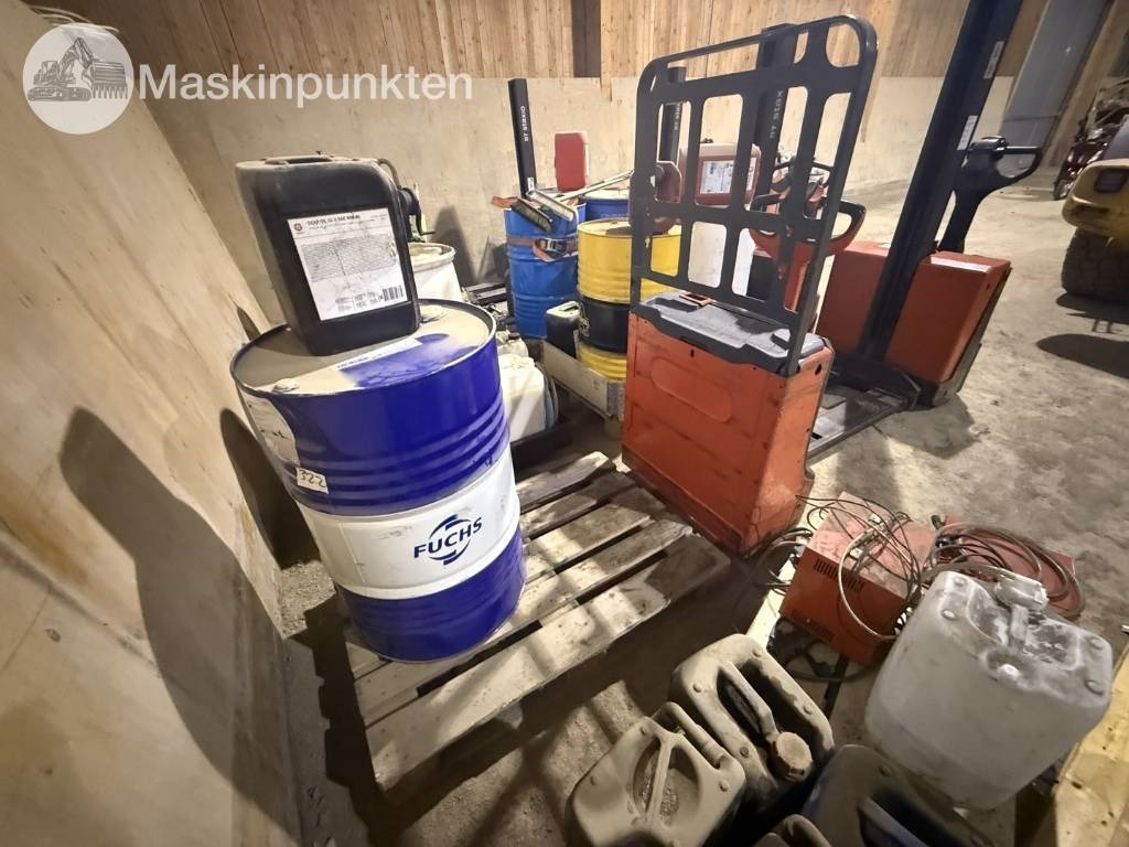 Linde T 16 - Elektromos targonca: 4 kép. Linde T 16 - Elektromos targonca: 4 kép.