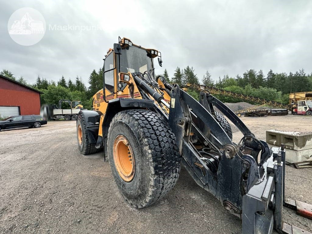 Ljungby L 20 - Gumikerekes homlokrakodó: 4 kép. Ljungby L 20 - Gumikerekes homlokrakodó: 4 kép.