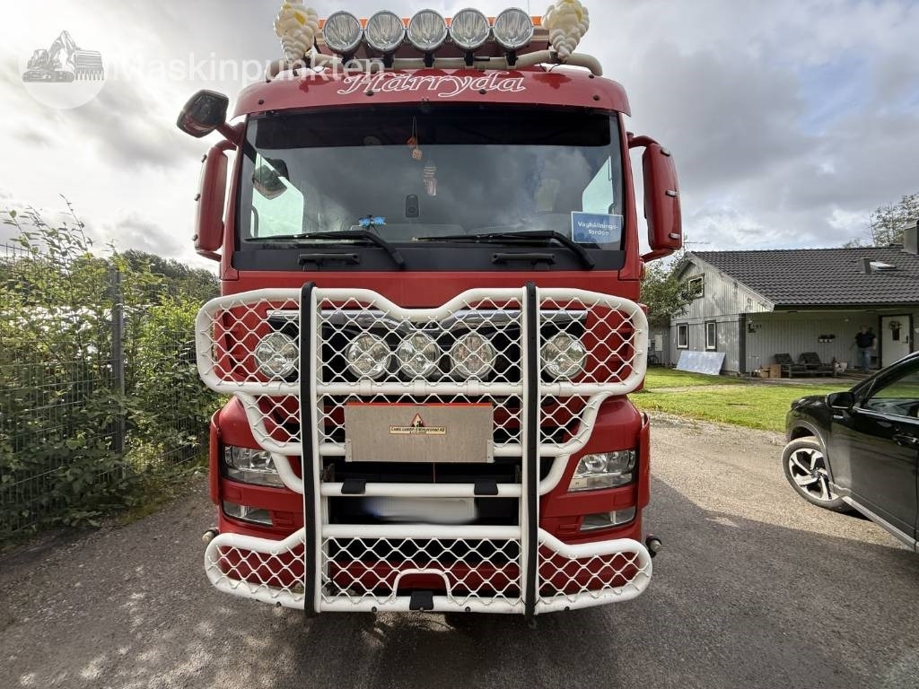 MAN TGX 35.500 EKIPAGE - Horgos rakodó teherautó: 4 kép. MAN TGX 35.500 EKIPAGE - Horgos rakodó teherautó: 4 kép.