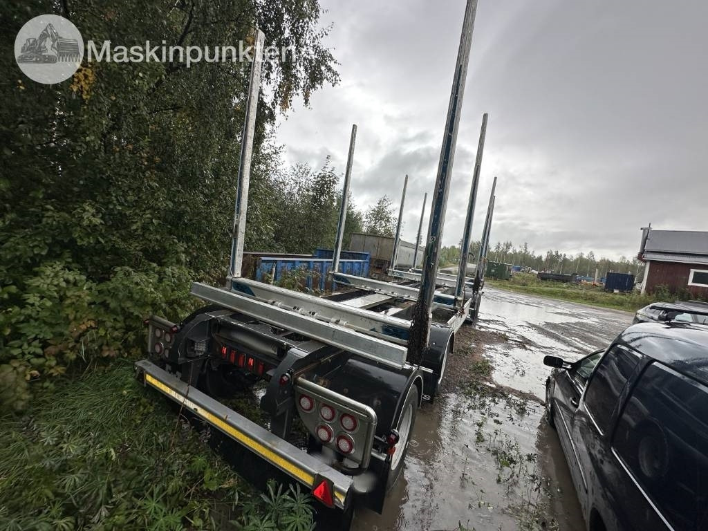 MVB 10-FLS4 - Rönkszállító pótkocsi: 3 kép. MVB 10-FLS4 - Rönkszállító pótkocsi: 3 kép.