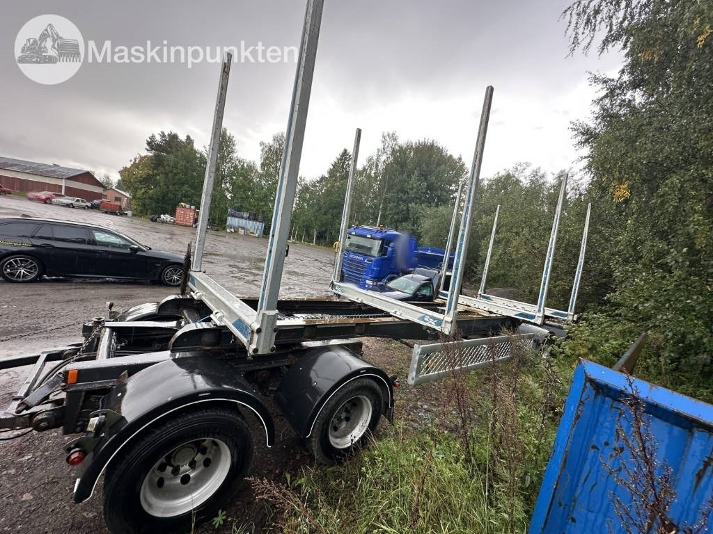 MVB 10-FLS4 - Rönkszállító pótkocsi: 5 kép. MVB 10-FLS4 - Rönkszállító pótkocsi: 5 kép.