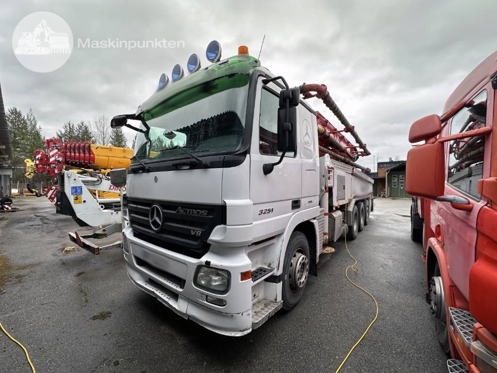 Mercedes-Benz 2651 L 8X4 Junjin jxzr42-5.16hp - Betonmixer: 2 kép. Mercedes-Benz 2651 L 8X4 Junjin jxzr42-5.16hp - Betonmixer: 2 kép.