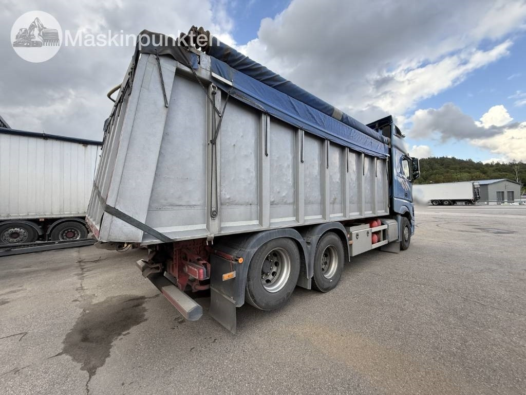 Mercedes-Benz Actros 2853 L - Billenőplatós teherautó: 5 kép. Mercedes-Benz Actros 2853 L - Billenőplatós teherautó: 5 kép.