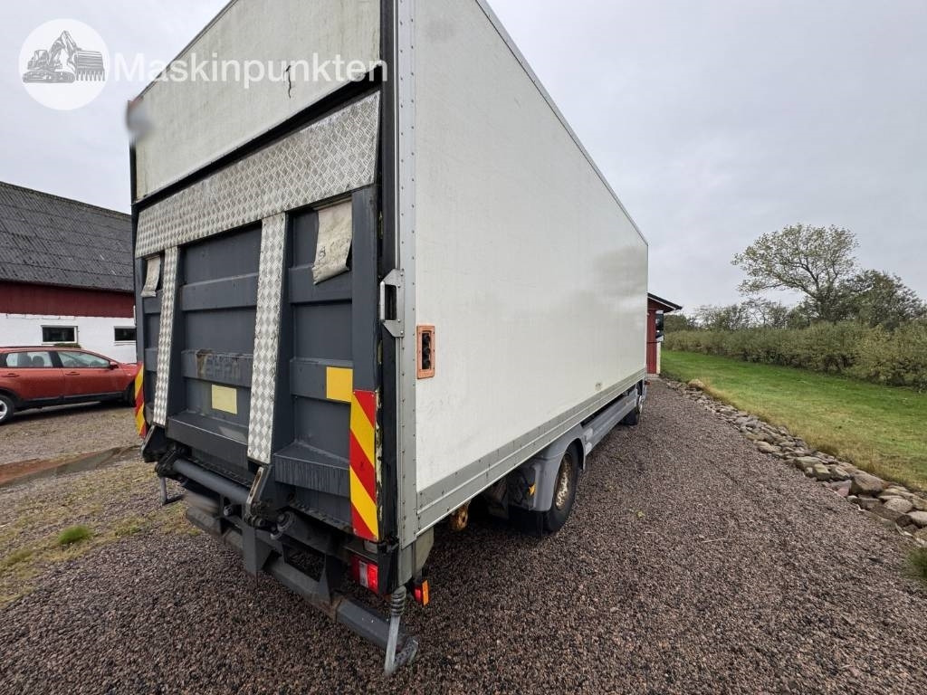 Mercedes-Benz Atego 1223  - Dobozos felépítményű teherautó: 3 kép. Mercedes-Benz Atego 1223  - Dobozos felépítményű teherautó: 3 kép.