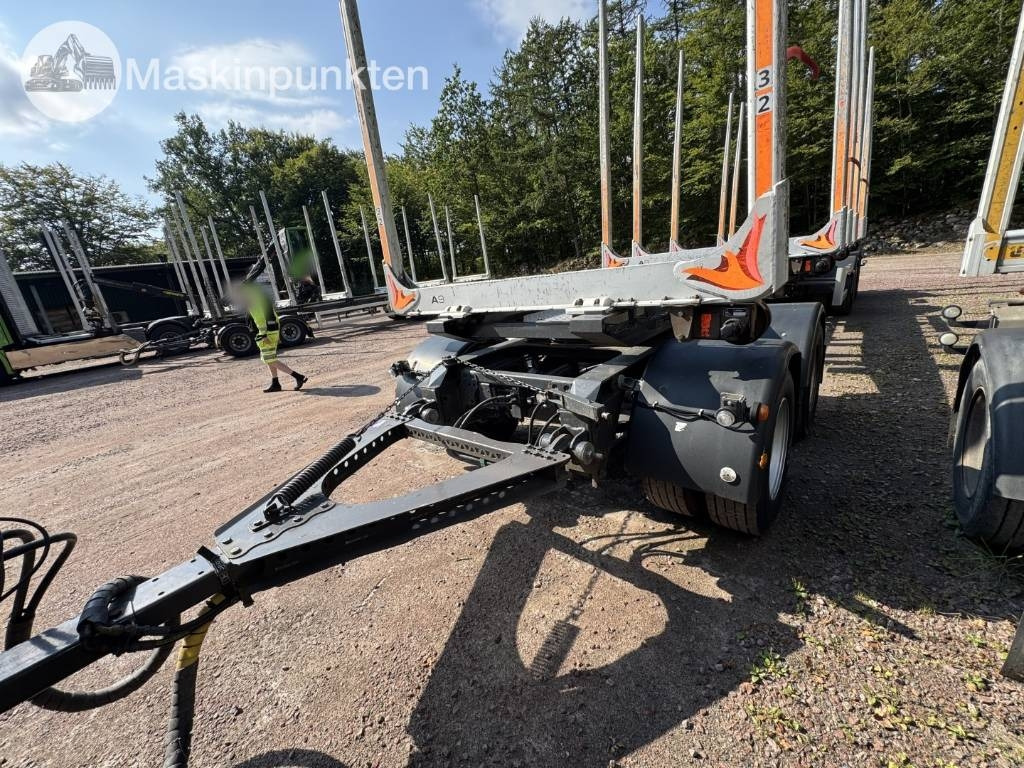 Mjölbysläpet Timmersläp - Rönkszállító pótkocsi: 1 kép. Mjölbysläpet Timmersläp - Rönkszállító pótkocsi: 1 kép.