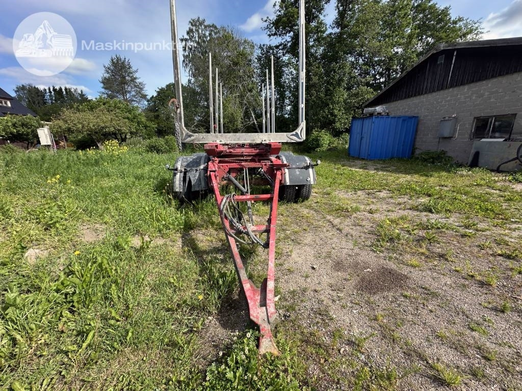 Mjölbysläpet VSP4-104-36 - Rönkszállító pótkocsi: 2 kép. Mjölbysläpet VSP4-104-36 - Rönkszállító pótkocsi: 2 kép.
