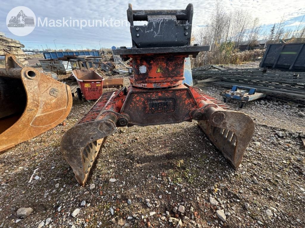 NPK DC-25 - Polip kanál - Építőipari gépek: 1 kép. NPK DC-25 - Polip kanál - Építőipari gépek: 1 kép.