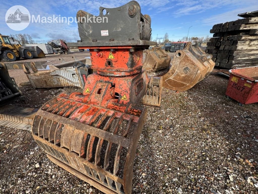 NPK DC-25 - Polip kanál - Építőipari gépek: 4 kép. NPK DC-25 - Polip kanál - Építőipari gépek: 4 kép.