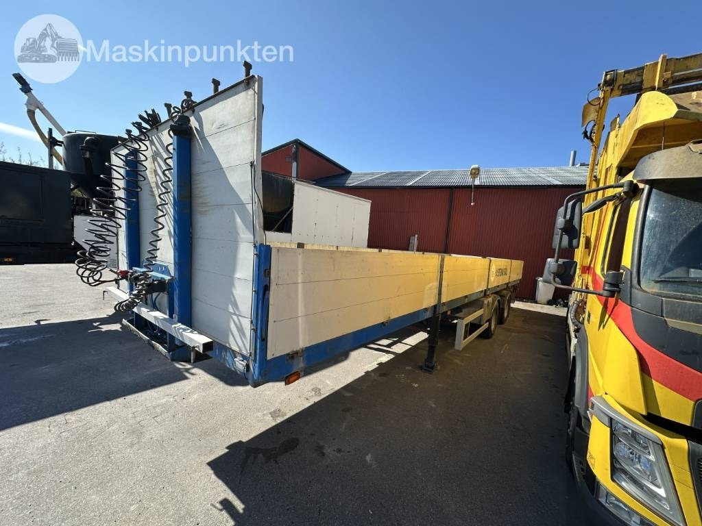 Närko S7HB11L61  - Platós félpótkocsi: 1 kép. Närko S7HB11L61  - Platós félpótkocsi: 1 kép.