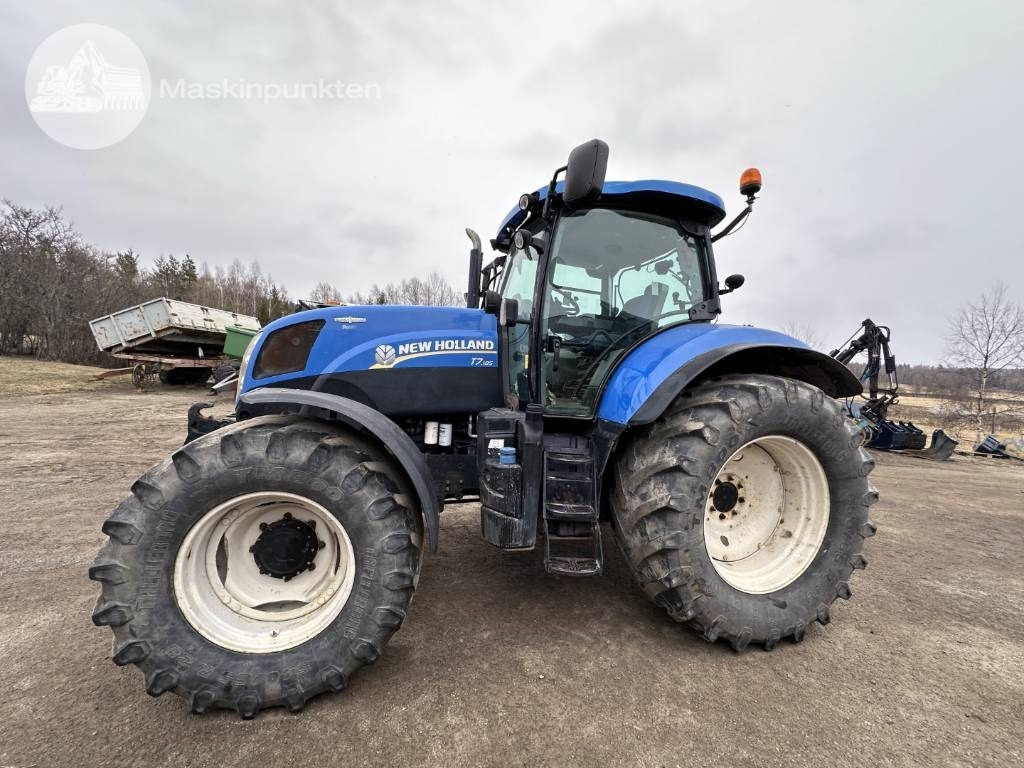 New Holland T 7.185 - Traktor: 1 kép. New Holland T 7.185 - Traktor: 1 kép.