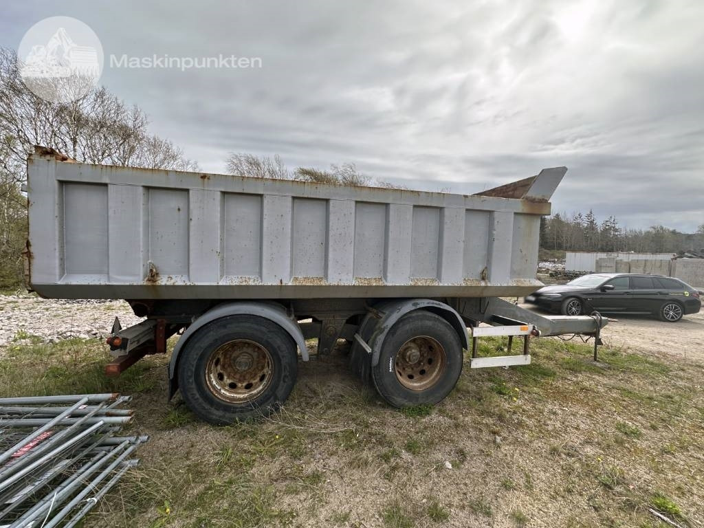 Norslep PHV-20T - Pótkocsi billenőplatós: 4 kép. Norslep PHV-20T - Pótkocsi billenőplatós: 4 kép.