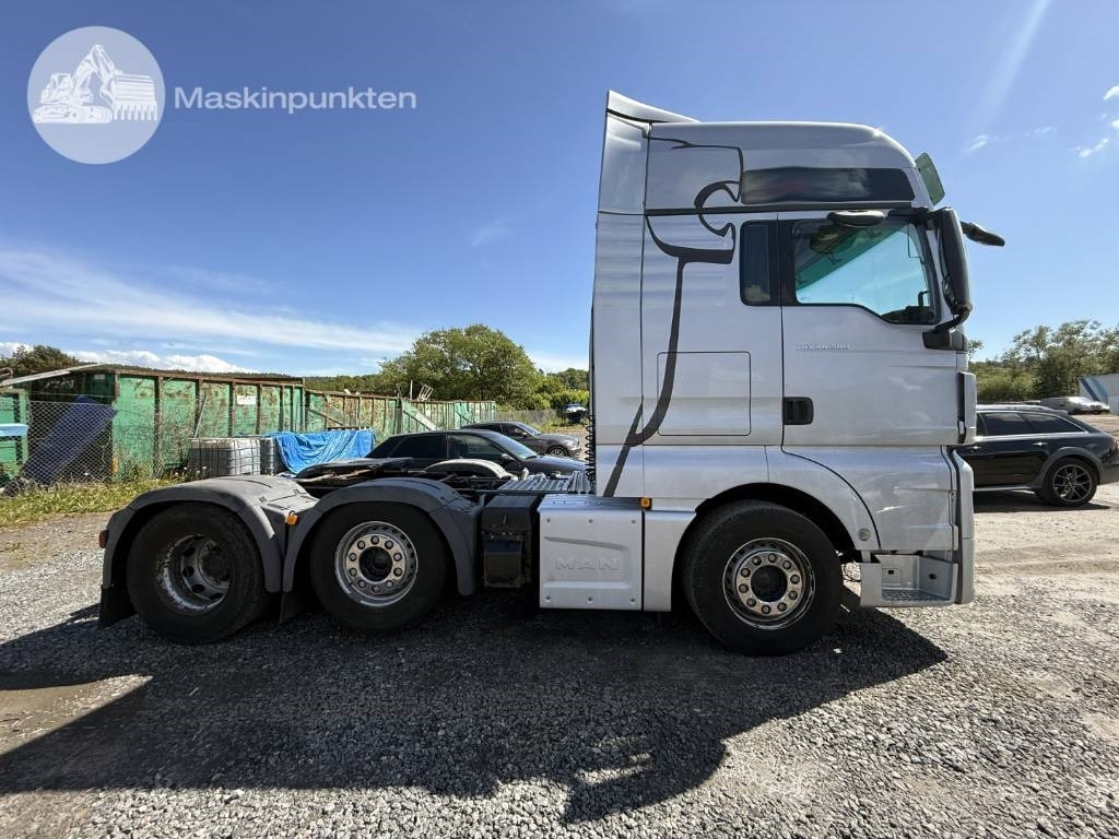 MAN TGX 26.500 Puscher - Nyergesvontató: 4 kép. MAN TGX 26.500 Puscher - Nyergesvontató: 4 kép.