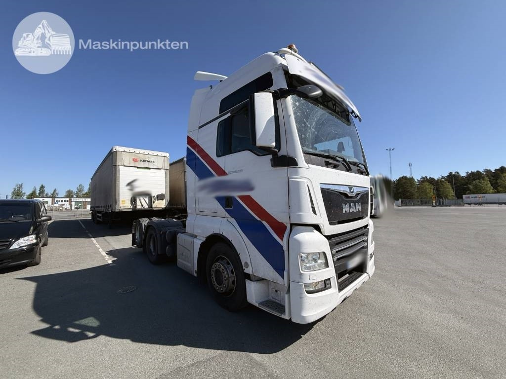 MAN TGX 28.510 - Nyergesvontató: 3 kép. MAN TGX 28.510 - Nyergesvontató: 3 kép.