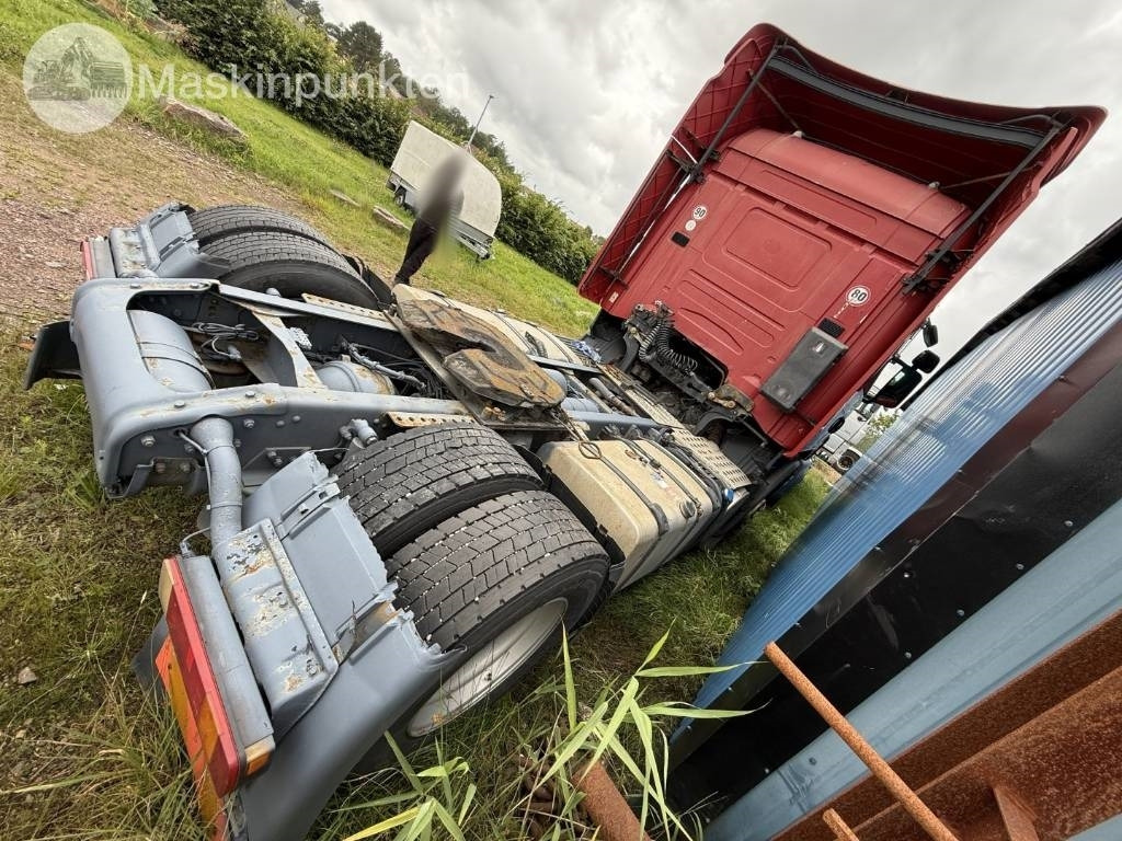 Scania R 420 LA - Nyergesvontató: 4 kép. Scania R 420 LA - Nyergesvontató: 4 kép.
