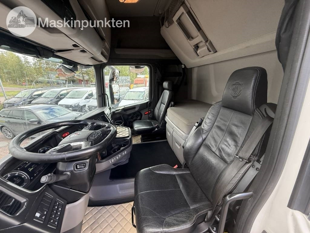 Scania R 520  lízing Scania R 520: 11 kép. Scania R 520  lízing Scania R 520: 11 kép.