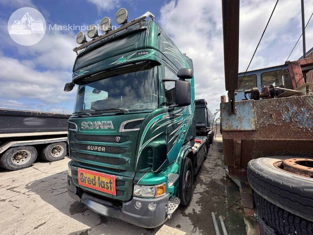 Scania R 730 LA EKIPAGE - Nyergesvontató: 1 kép. Scania R 730 LA EKIPAGE - Nyergesvontató: 1 kép.