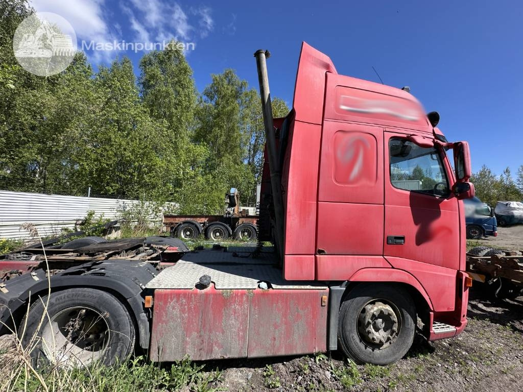 Volvo FH 480 - Nyergesvontató: 1 kép. Volvo FH 480 - Nyergesvontató: 1 kép.