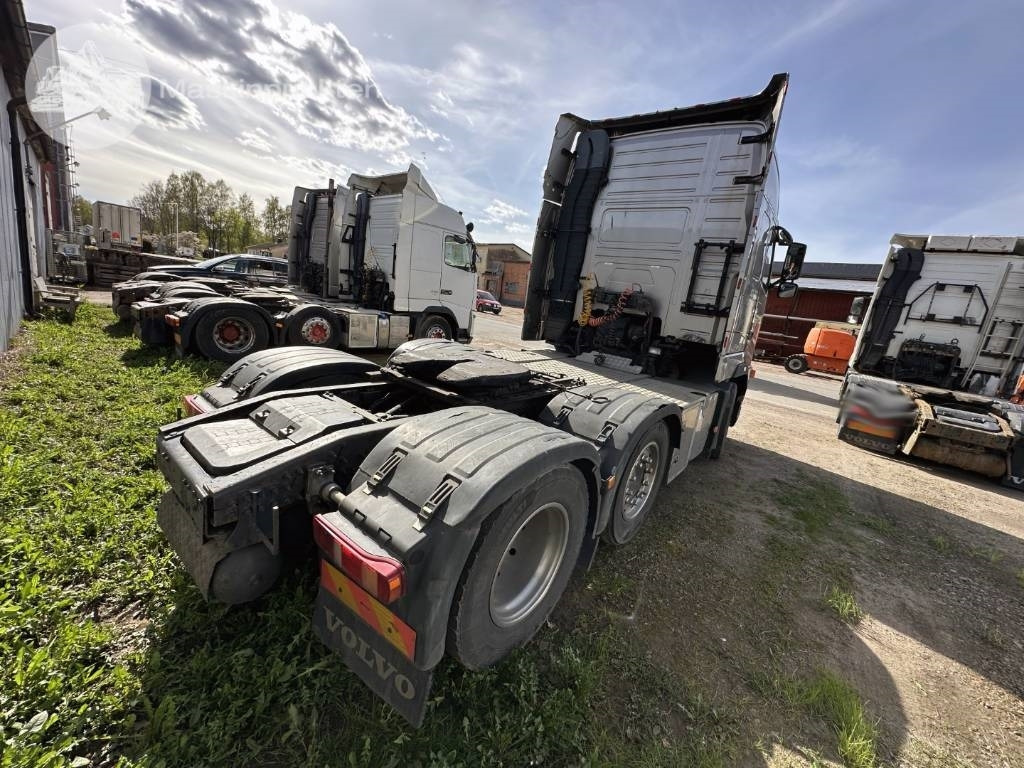 Volvo FH 480 - Nyergesvontató: 5 kép. Volvo FH 480 - Nyergesvontató: 5 kép.