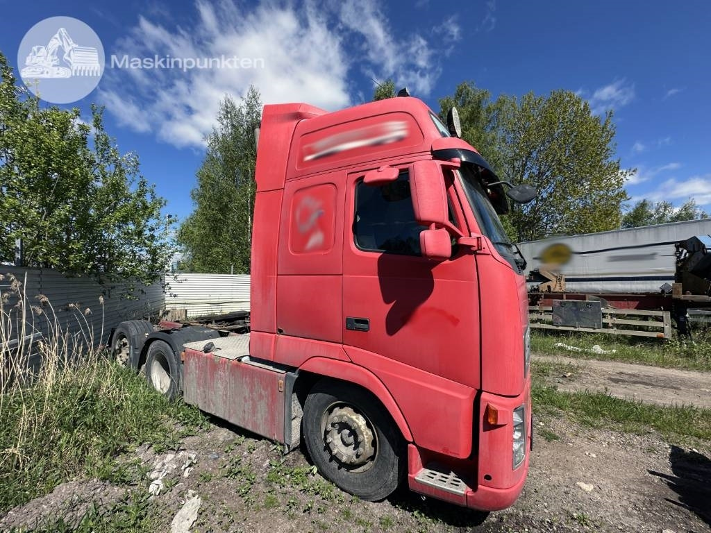 Volvo FH 480 - Nyergesvontató: 3 kép. Volvo FH 480 - Nyergesvontató: 3 kép.