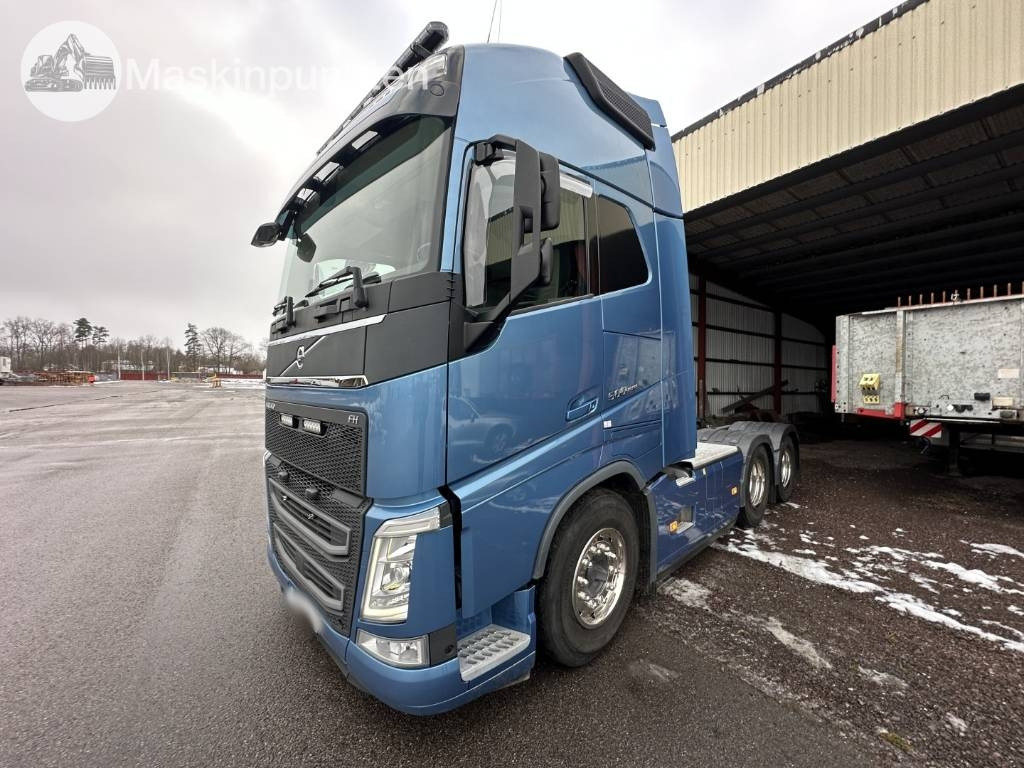 Volvo FH 500 - Nyergesvontató: 1 kép. Volvo FH 500 - Nyergesvontató: 1 kép.