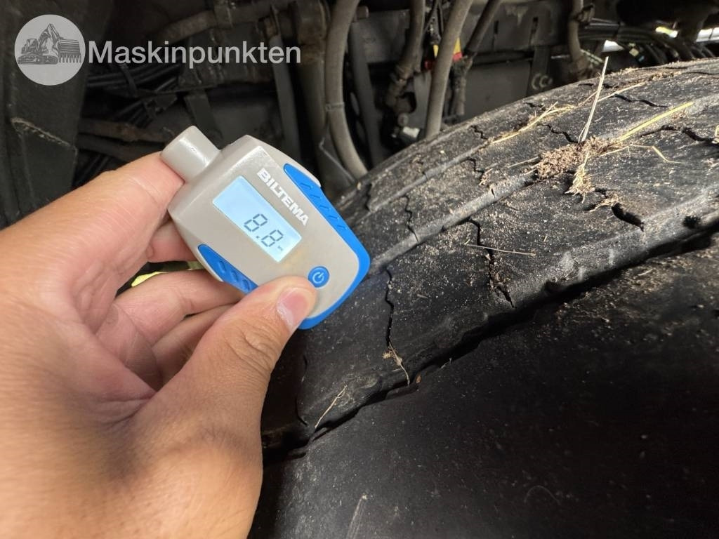 Volvo FH 500 - Nyergesvontató: 4 kép. Volvo FH 500 - Nyergesvontató: 4 kép.
