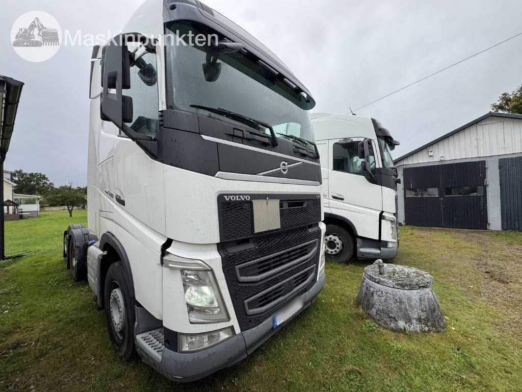 Volvo FH 500 - Nyergesvontató: 4 kép. Volvo FH 500 - Nyergesvontató: 4 kép.
