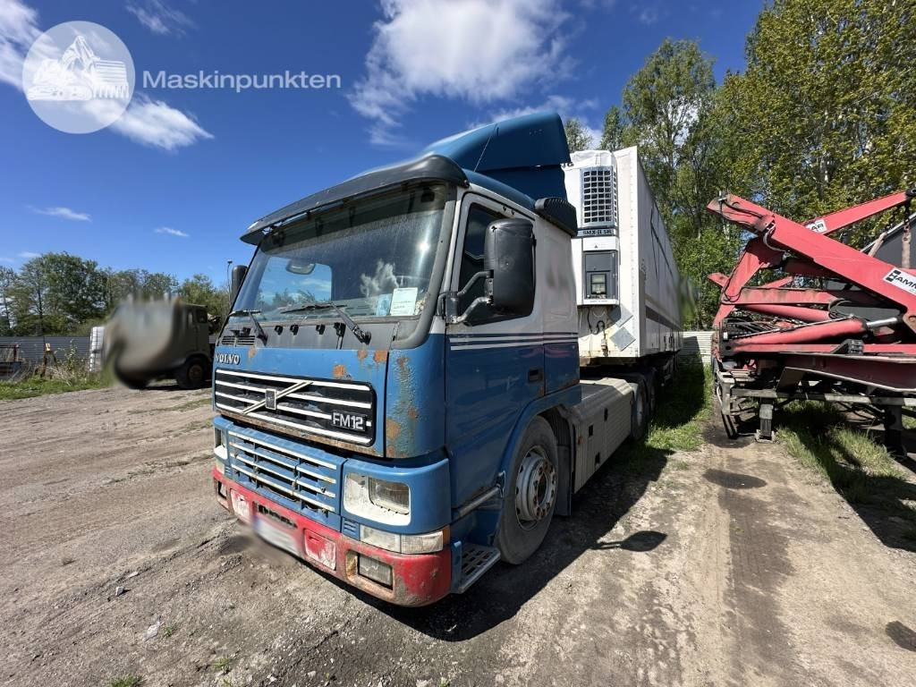 Volvo FM 12 380 - Nyergesvontató: 1 kép. Volvo FM 12 380 - Nyergesvontató: 1 kép.
