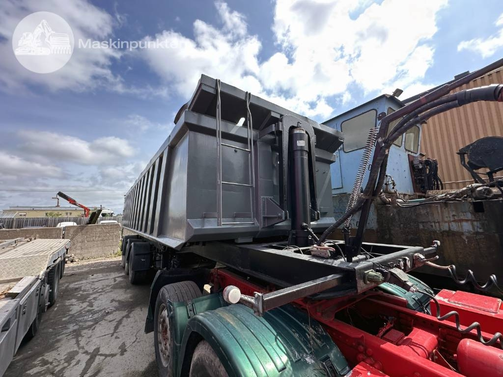 RKPS Tipptrailer - Pótkocsi billenőplatós: 1 kép. RKPS Tipptrailer - Pótkocsi billenőplatós: 1 kép.