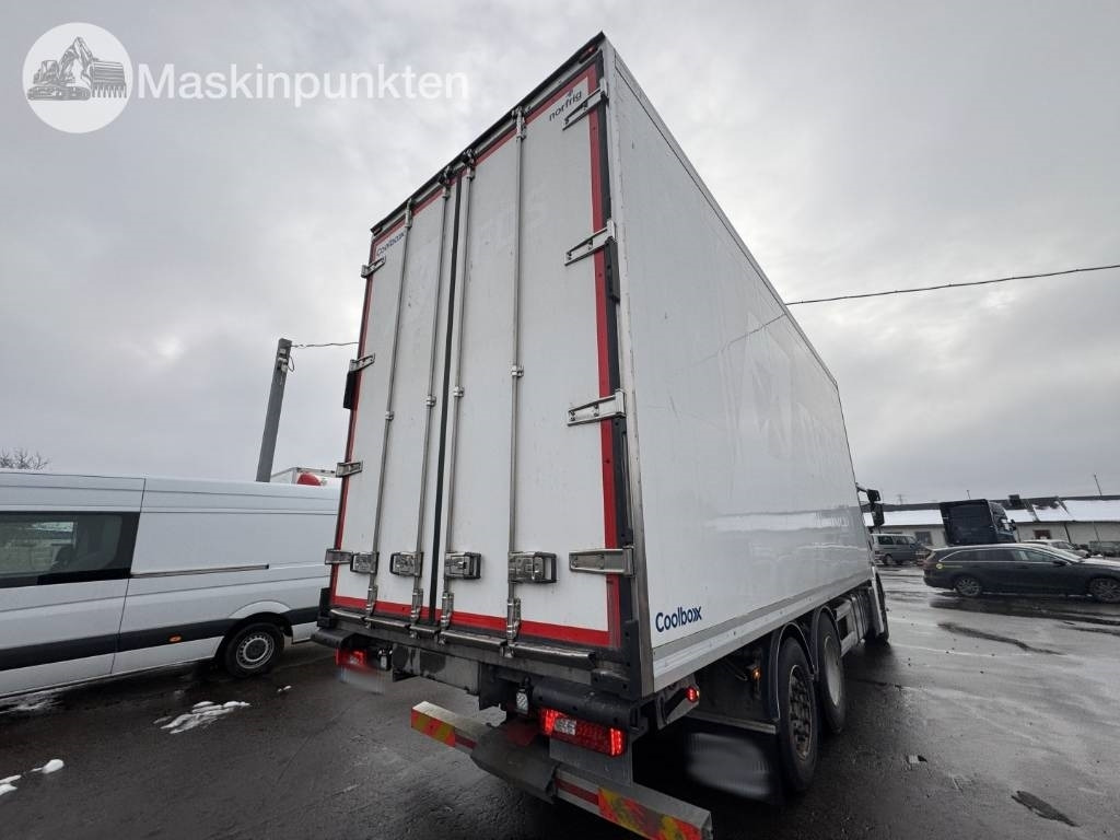 Scania G 500 - Dobozos felépítményű teherautó: 3 kép. Scania G 500 - Dobozos felépítményű teherautó: 3 kép.