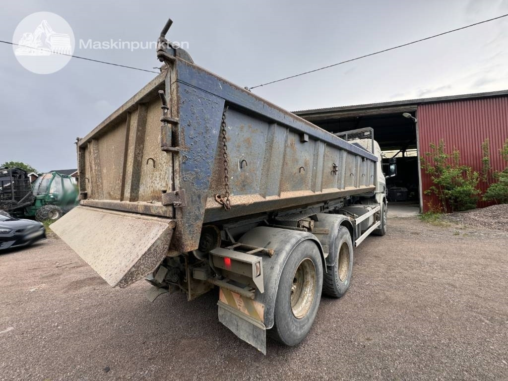 Scania P 124-360 - Horgos rakodó teherautó: 5 kép. Scania P 124-360 - Horgos rakodó teherautó: 5 kép.