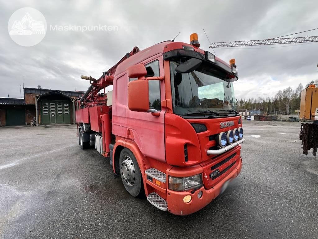Scania P 230 LB - Betonpumpa: 1 kép. Scania P 230 LB - Betonpumpa: 1 kép.