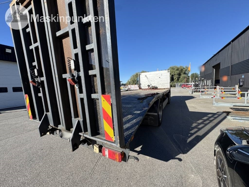 Scania P 94 D - Vontató: 3 kép. Scania P 94 D - Vontató: 3 kép.