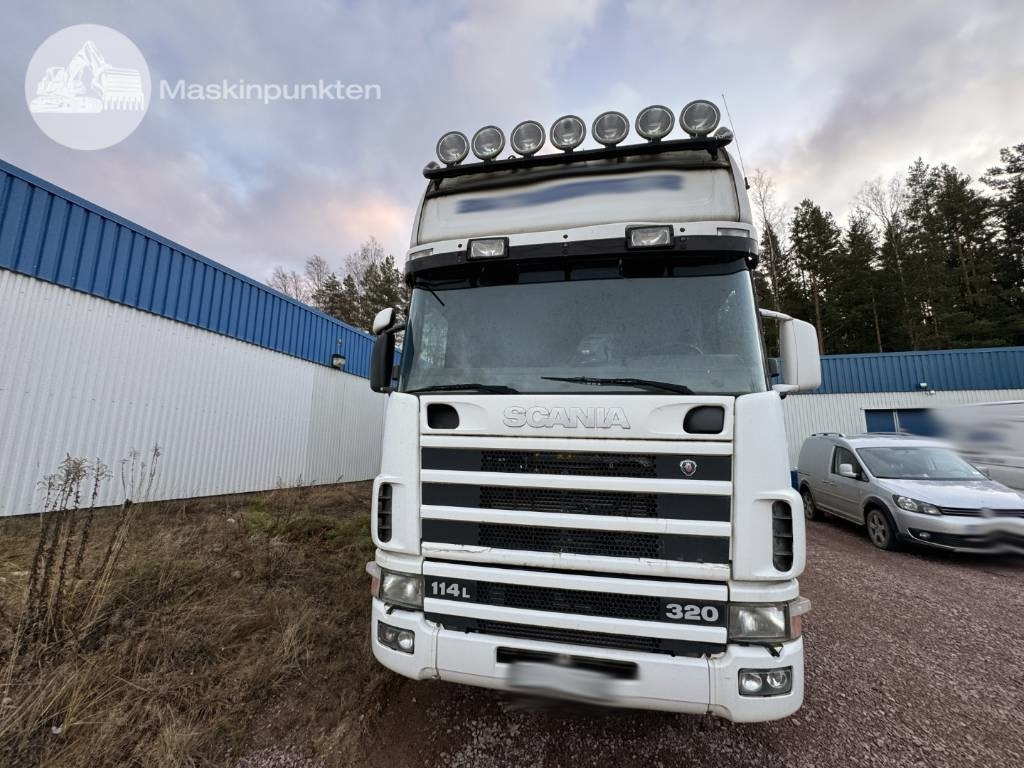 Scania R 114 - Dobozos felépítményű teherautó: 5 kép. Scania R 114 - Dobozos felépítményű teherautó: 5 kép.