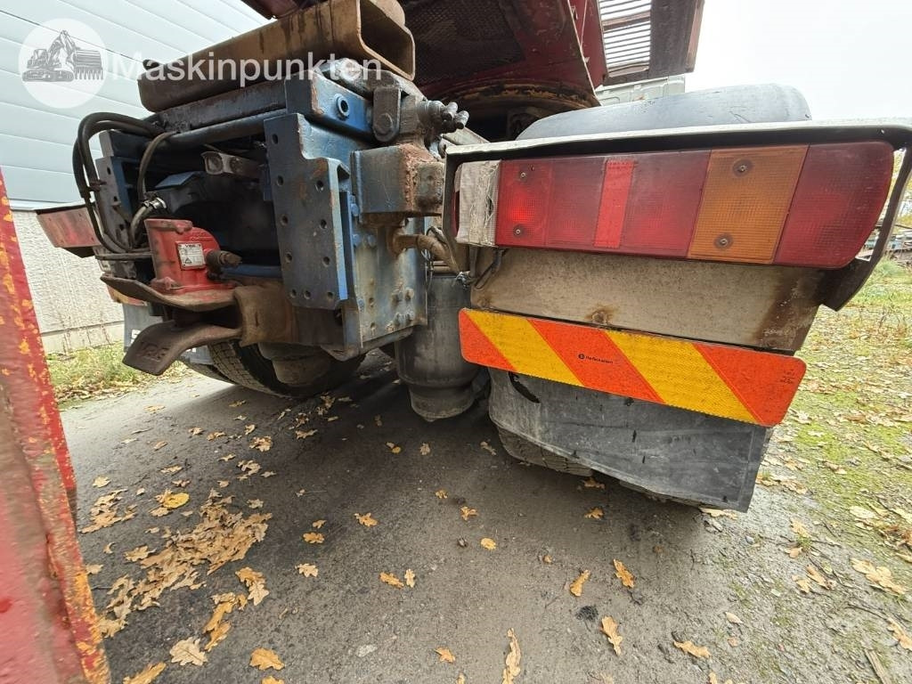 Scania R 144 GB - Horgos rakodó teherautó: 5 kép. Scania R 144 GB - Horgos rakodó teherautó: 5 kép.