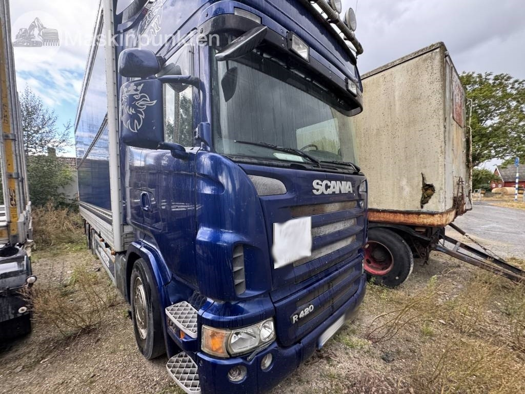 Scania R 420 LB - Dobozos felépítményű teherautó: 4 kép. Scania R 420 LB - Dobozos felépítményű teherautó: 4 kép.