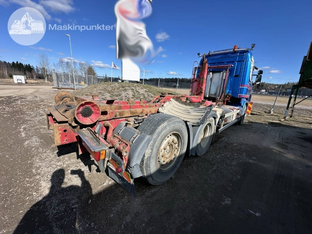Scania R 470 LB - Horgos rakodó teherautó: 5 kép. Scania R 470 LB - Horgos rakodó teherautó: 5 kép.