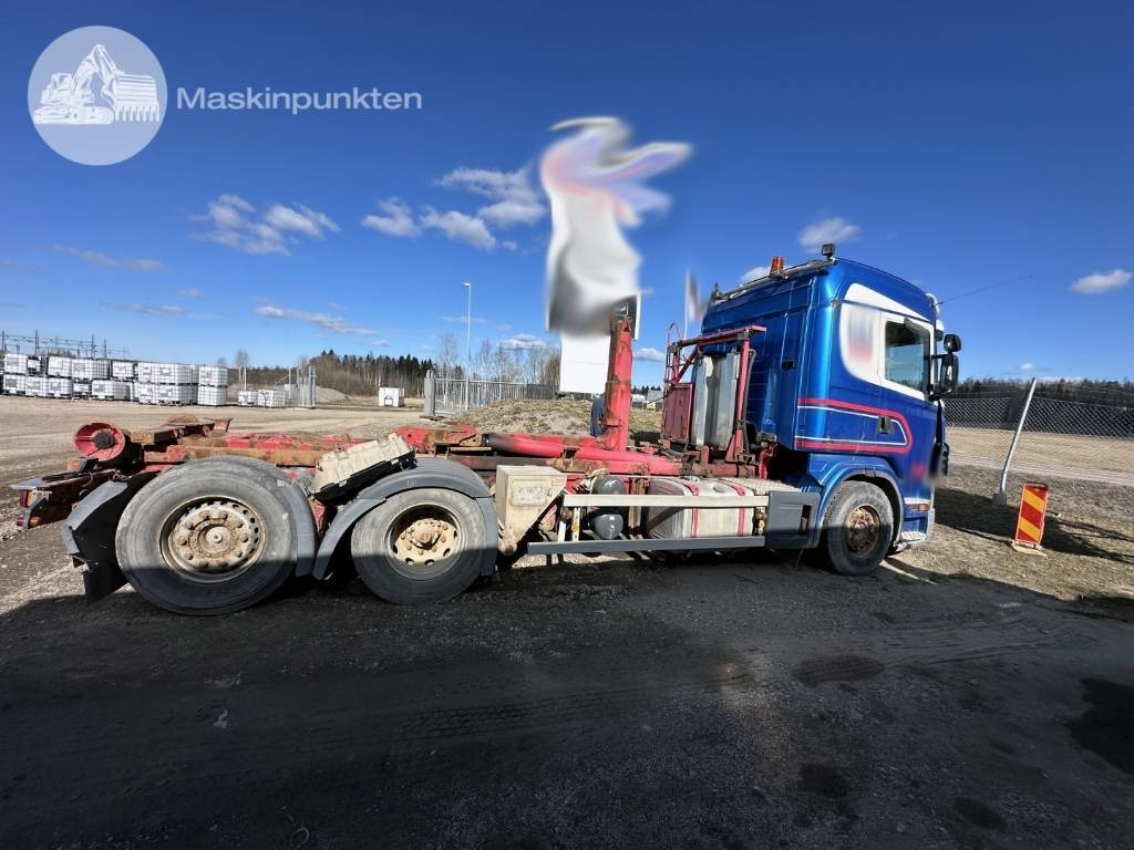 Scania R 470 LB - Horgos rakodó teherautó: 4 kép. Scania R 470 LB - Horgos rakodó teherautó: 4 kép.