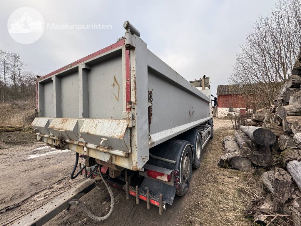 Scania R 500 LB - Horgos rakodó teherautó: 5 kép. Scania R 500 LB - Horgos rakodó teherautó: 5 kép.