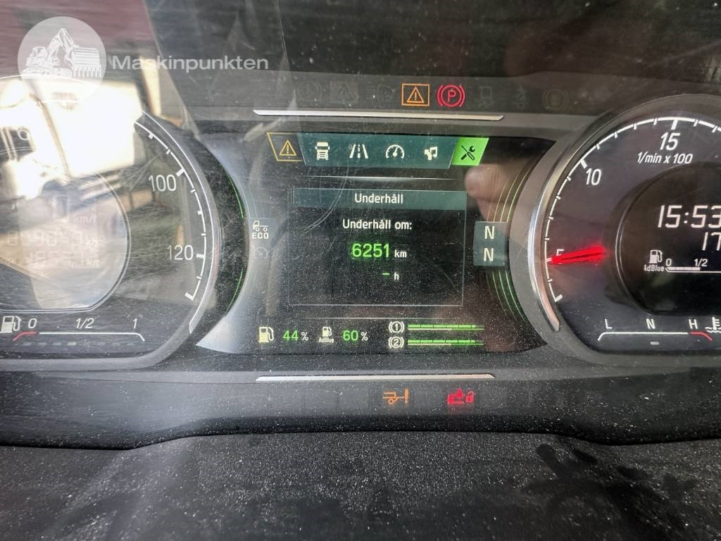 Dobozos felépítményű teherautó Scania R 520: 37 kép.