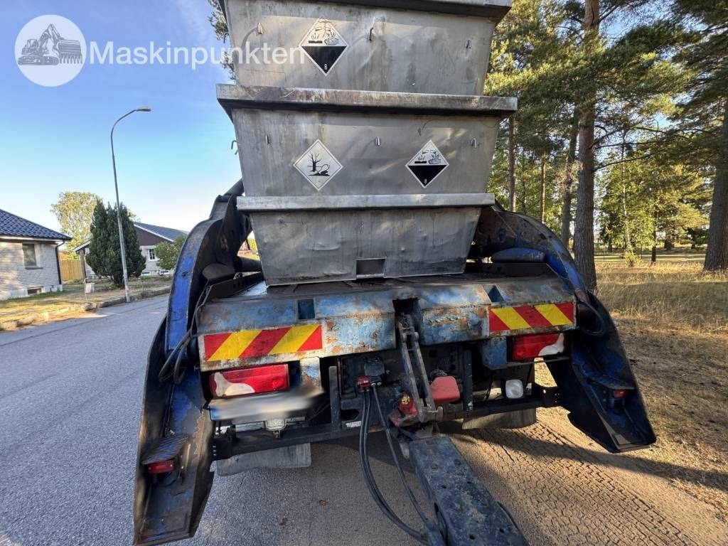 Scania R 560 LB - Konténerszállító: 3 kép. Scania R 560 LB - Konténerszállító: 3 kép.
