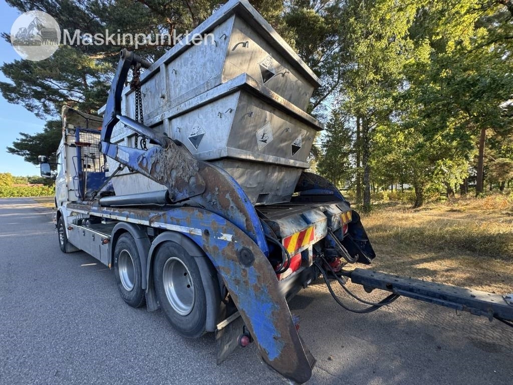 Scania R 560 LB - Konténerszállító: 2 kép. Scania R 560 LB - Konténerszállító: 2 kép.