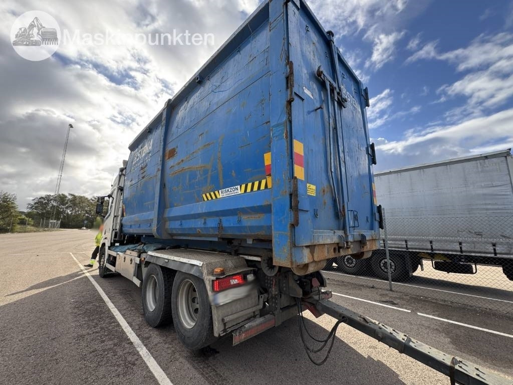 Scania R 580 EKIPAGE - Horgos rakodó teherautó: 2 kép. Scania R 580 EKIPAGE - Horgos rakodó teherautó: 2 kép.