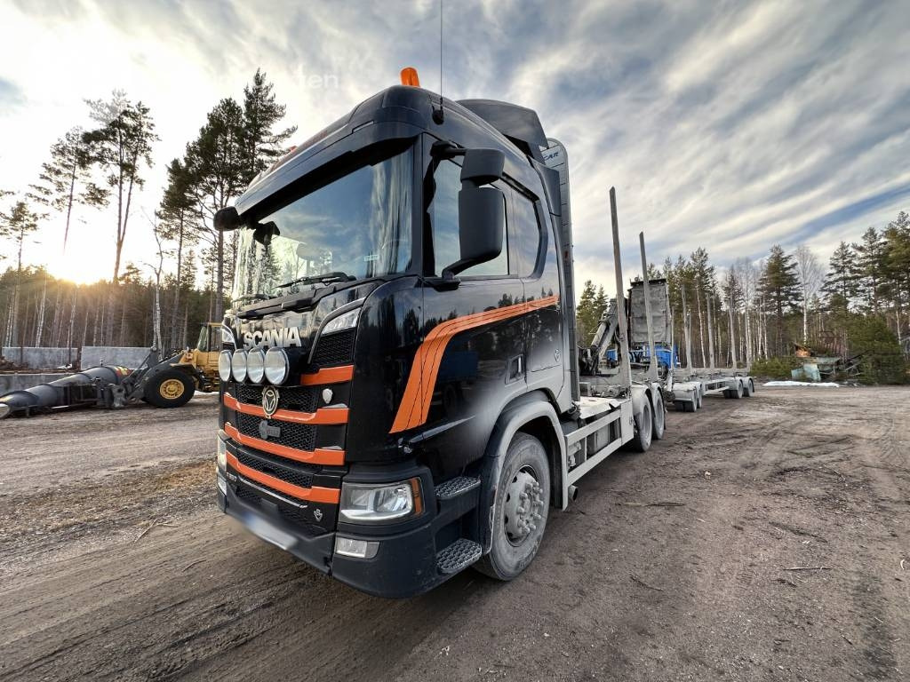 Scania R 650 Ekipage - Rönkszállító teherautó: 1 kép. Scania R 650 Ekipage - Rönkszállító teherautó: 1 kép.