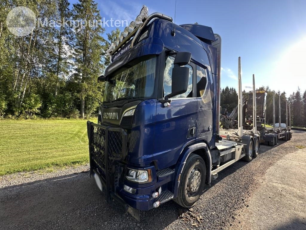Scania R 650 - Rönkszállító teherautó: 1 kép. Scania R 650 - Rönkszállító teherautó: 1 kép.