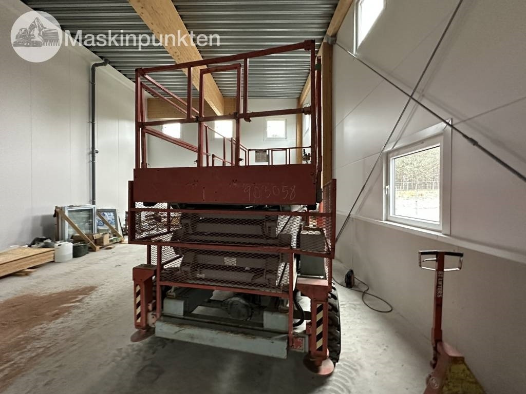 SkyJack SJ 8841 - Ollós emelő: 3 kép. SkyJack SJ 8841 - Ollós emelő: 3 kép.